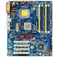 ASRock 4COREDUAL-SATA2 R2.0, PT880 Ultra, DDR2, PCI-E/AGPx8, SATA2, LAN, ATX, CORE2 prezentuje Gral.