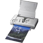 �Canon iP100 z akumulatorem przedstawia grafika.